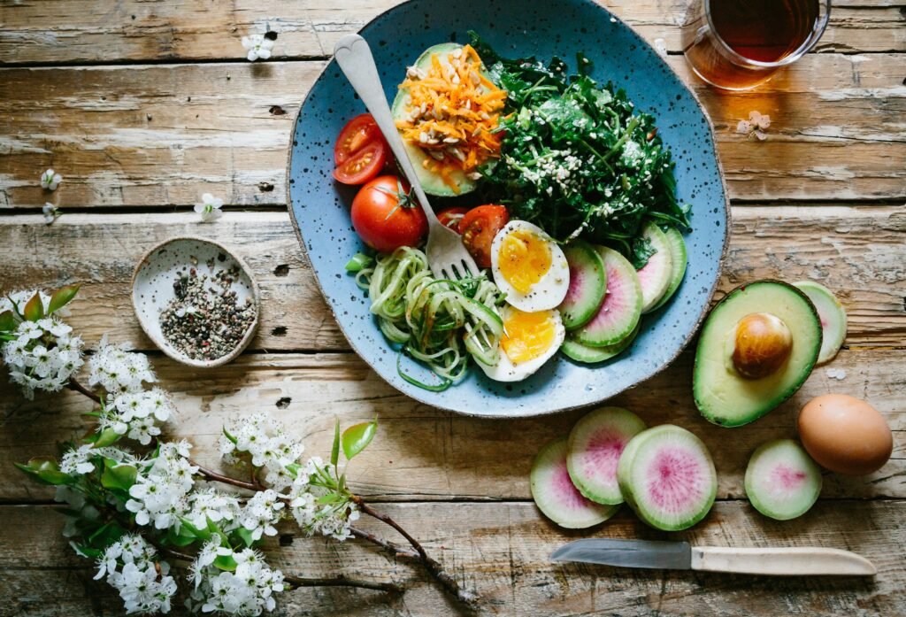 A balanced plate showing the best diet for men over 40