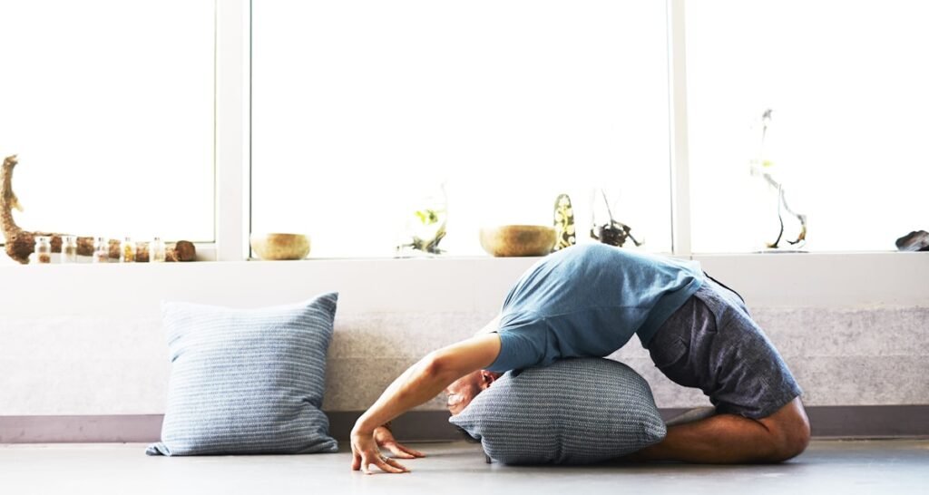 man doing a mobility stretch demonstrating mobility for men over 40