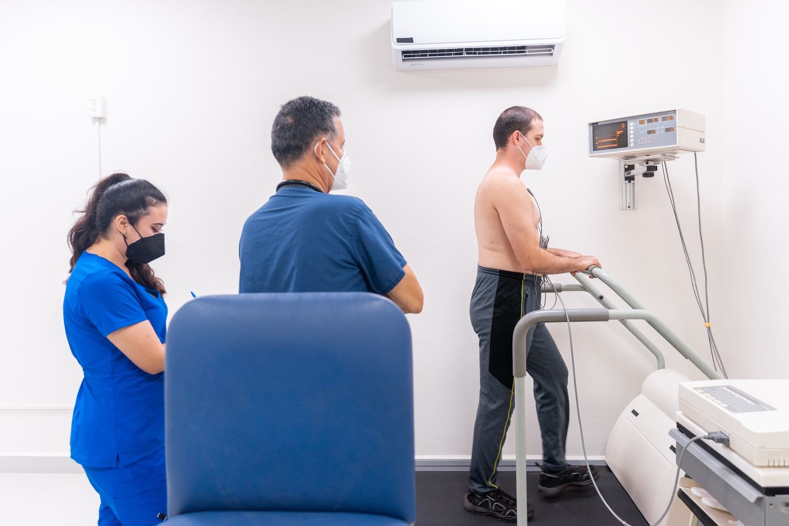 Man on a treadmill during a clinical exercise test