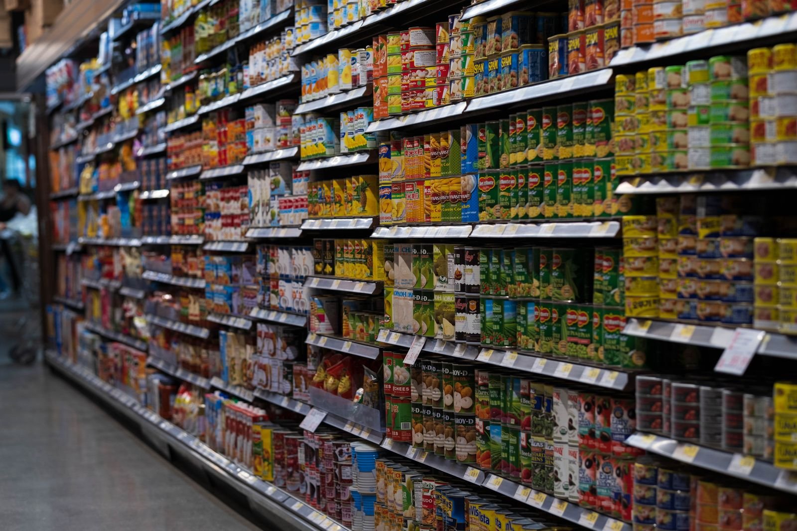 Supplement aisle in a supermarket